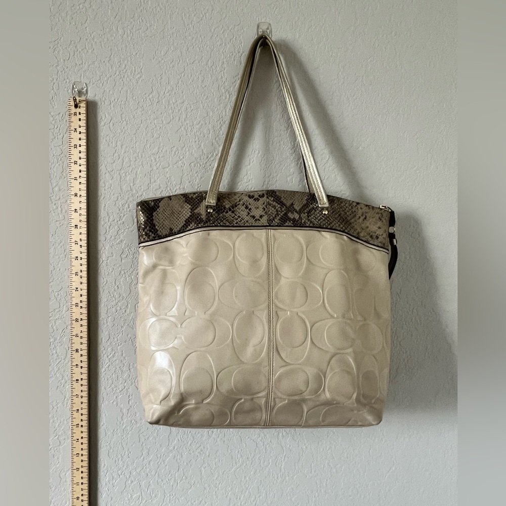 Coach beige leather snakeskin emboss large tote women's handbag